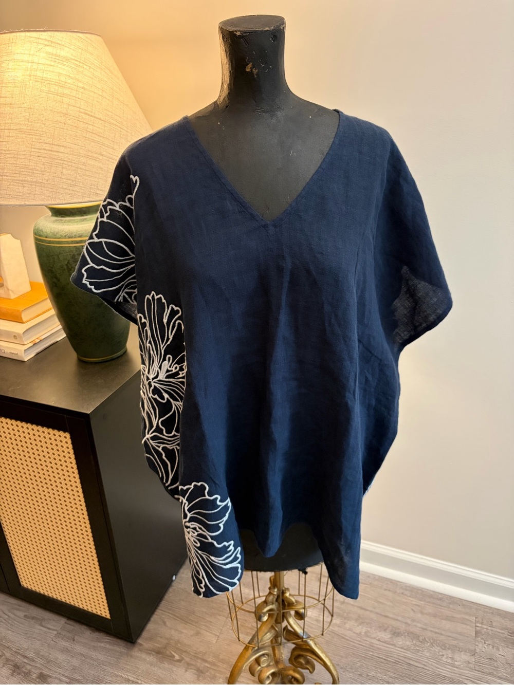 J. Jill 100% Linen Resortwear Oversized Navy Floral Embroidered Shift Blouse S-L